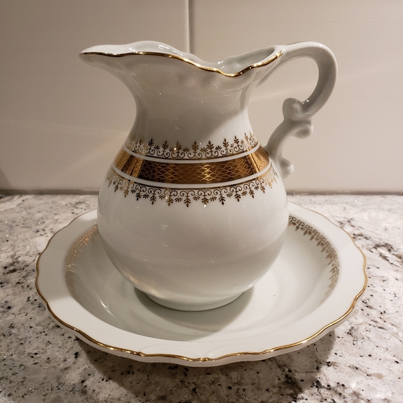 Andre Richard made in Japan porcelain pitcher with bowl. - Picture 2 of 11